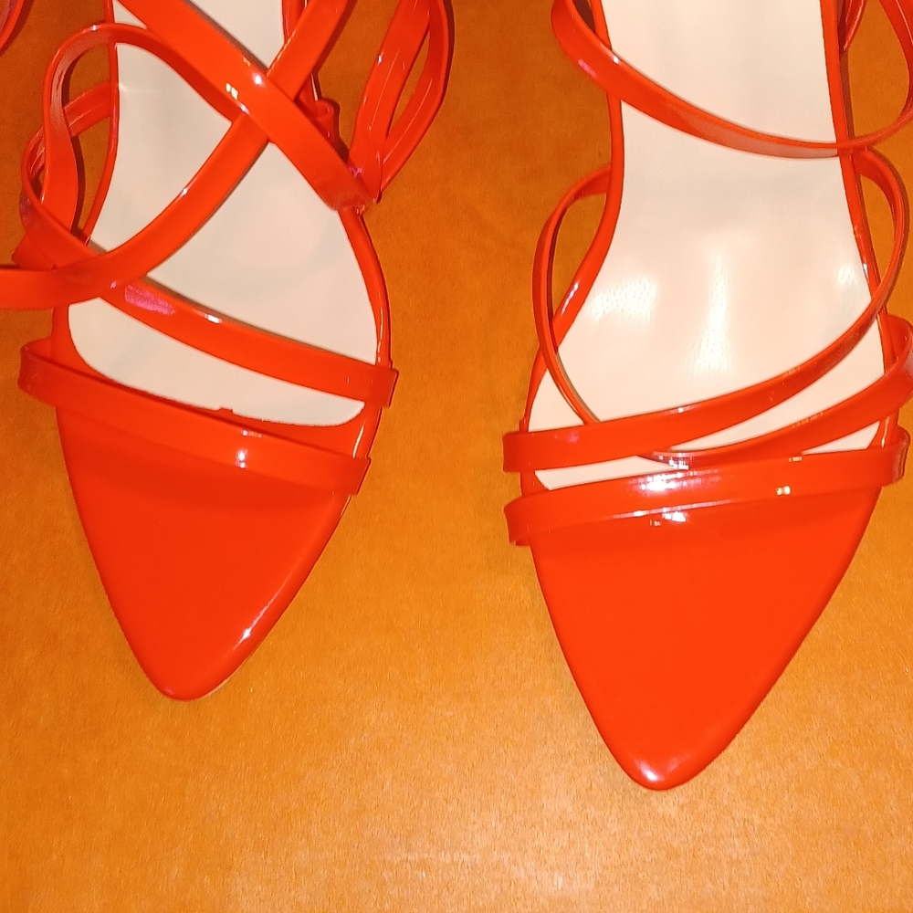 RED HEELS